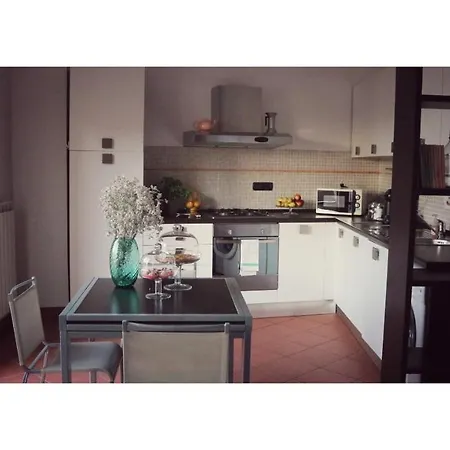 Apartman Gori 11 Sarzana