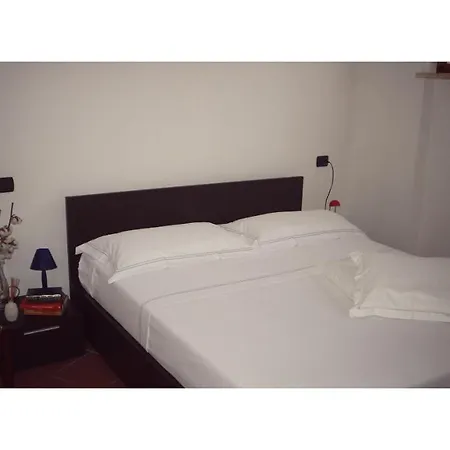 Gori 11 Apartman Sarzana